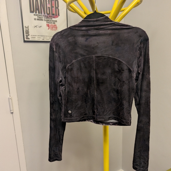 Lululemon Velvet Crop Dye Top - Picture 1 of 6